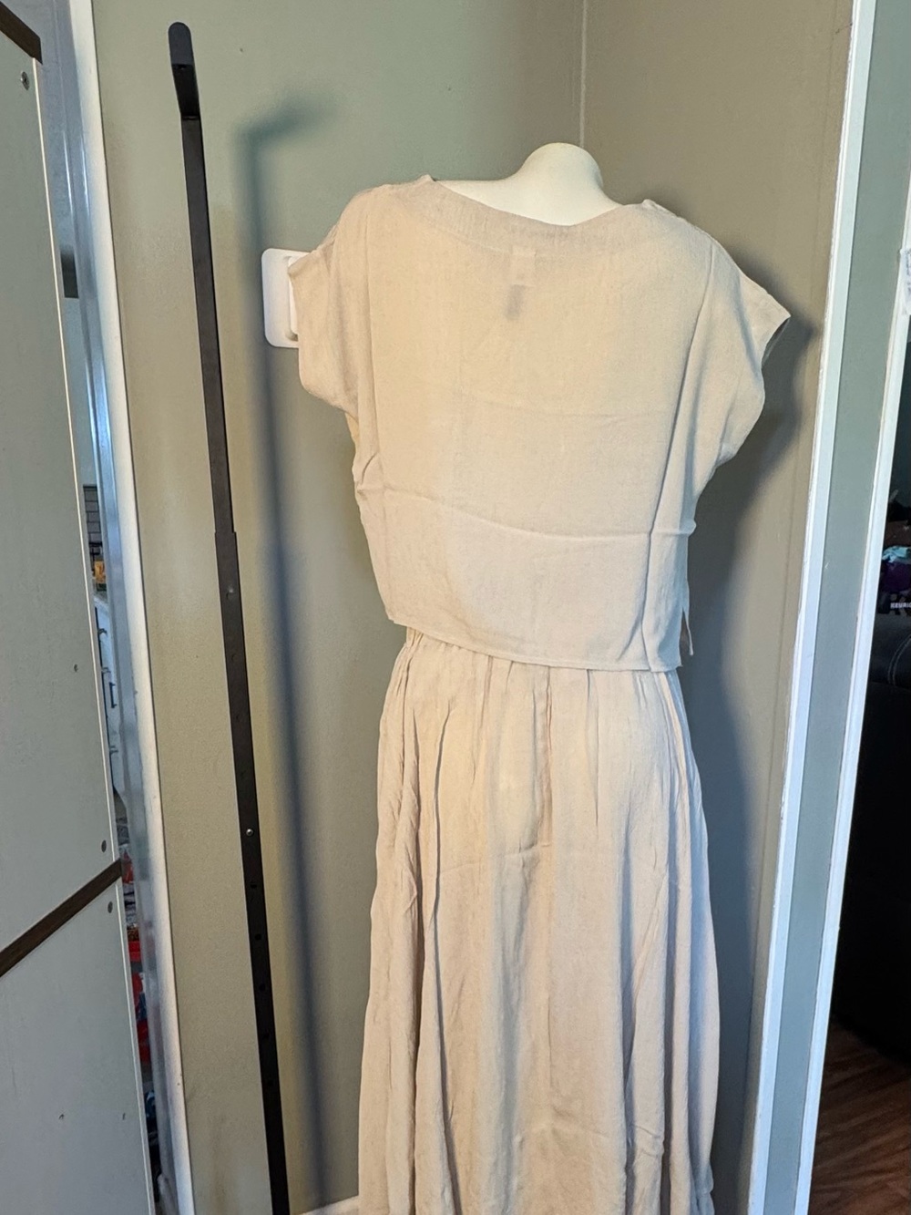 NWOT Zenana Sand Beige Women's Flowing Maxi Skirt and top- Brand Unknown - Picture 6 of 7
